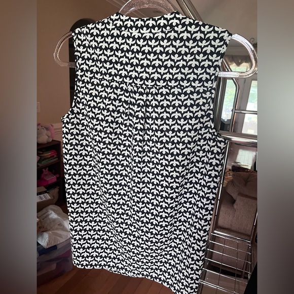 J. Crew Size 2 Sleeveless Button-Front Navy Pattern Print Top - Picture 7 of 7